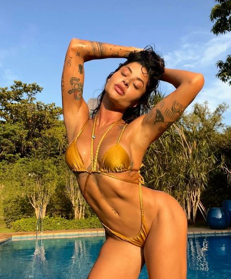 Rainhas De Bateria xxx pornstar photo