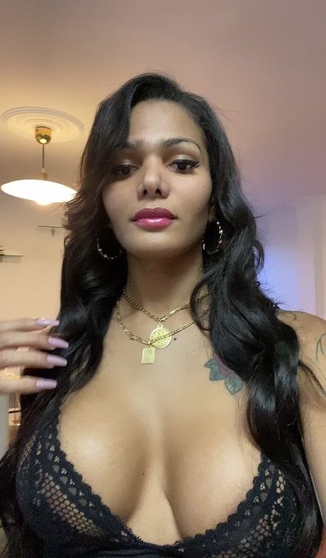 Krissttal Ruizz model pretty gallery