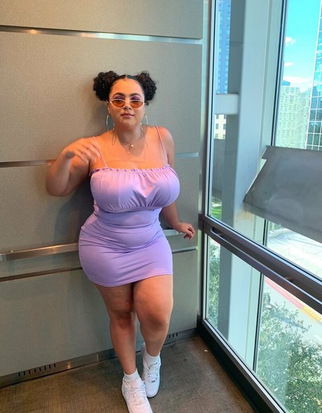 Deanelizyunes hot star galleries