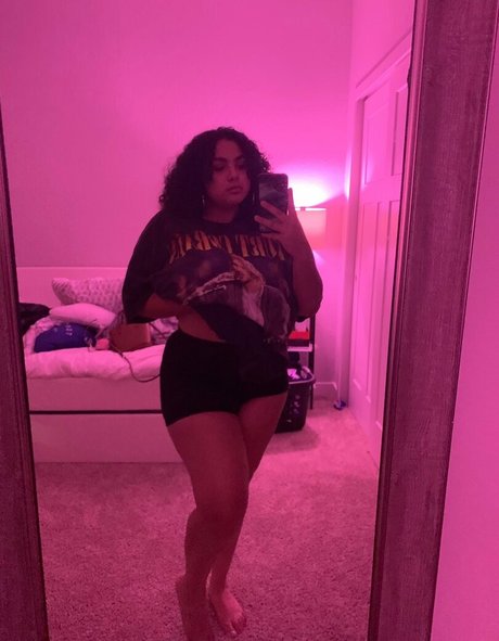 Deanelizyunes perfect actress gallery