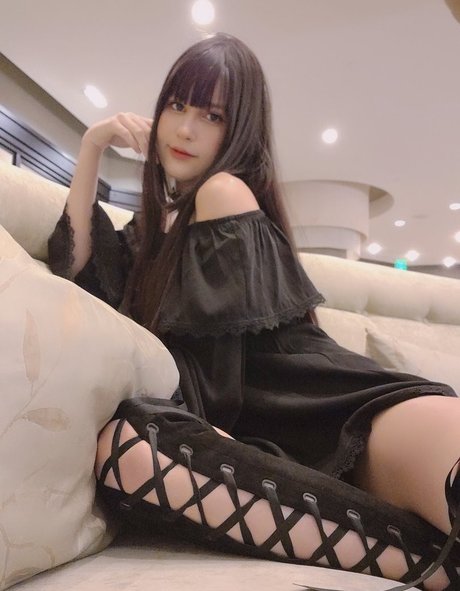 Jean Wanwan art model photos