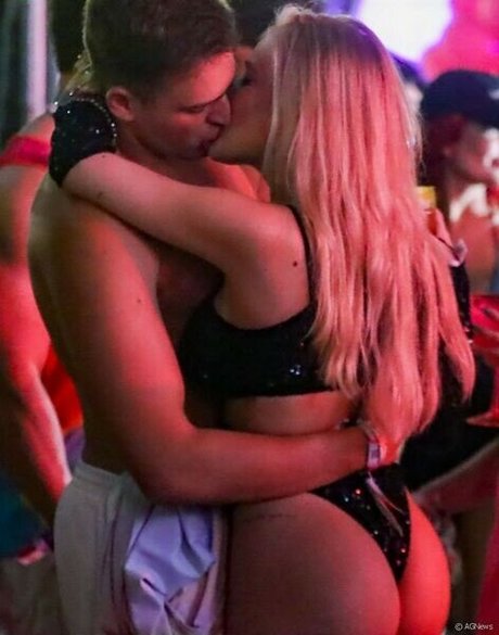 Farofa Da GKay art actress pics