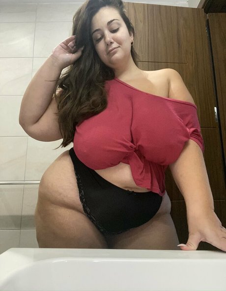 EmilyMalta model hd picture