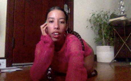 MeelahNaomi pornstar nude gallery