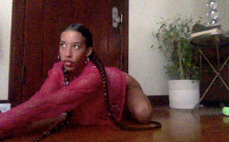 MeelahNaomi star top image