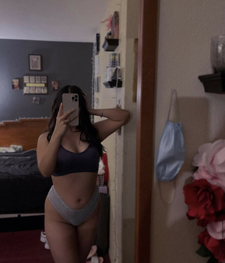 Tia Owenda model hd gallery