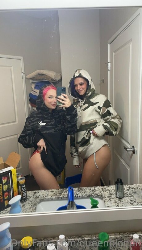 Queenblondii model free galleries