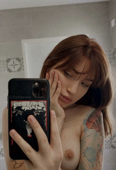 Lizzylarrsen erotic star img