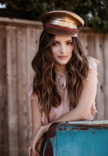 Jodi Balfour high quality model pics