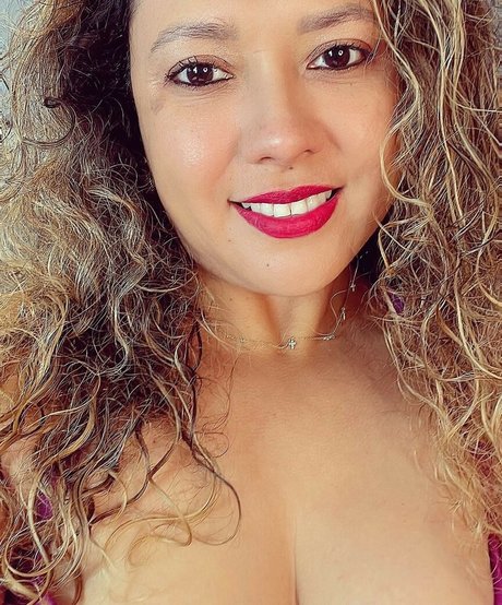 Milf Avocado art star gallery