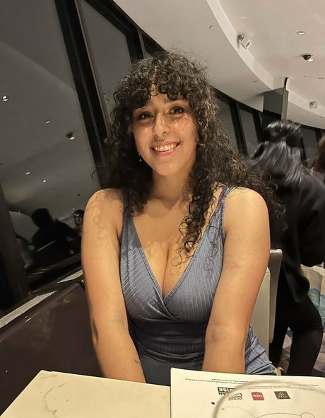 Lexi SmolBirdnsfw adult model picture