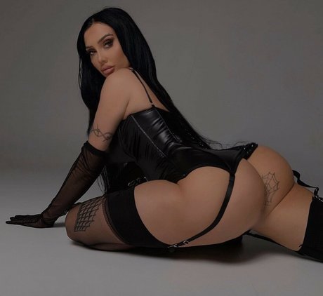 Mummywashere free model img