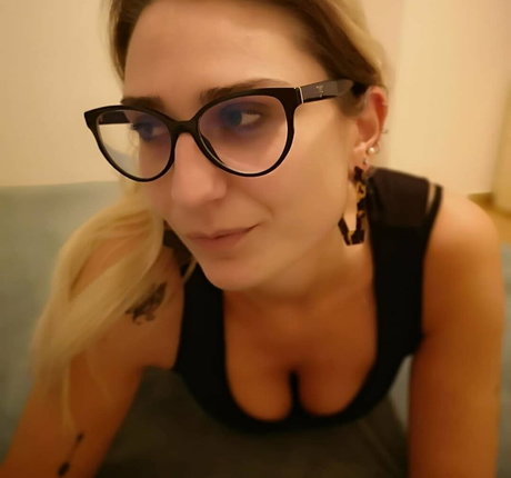 Lapatronacla model perfect pic