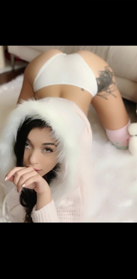 Hanamiblossom nude actress picture