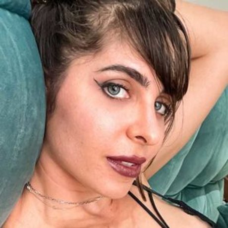 Caca Diniz sexy actress archive