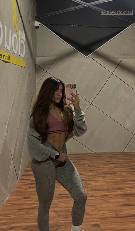 Unnati Patwa pretty actress photo