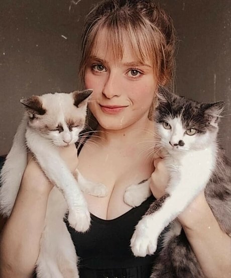 Rafaela Riggs pretty actress archive