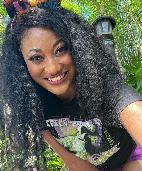 Junkothegoddess model naked photos