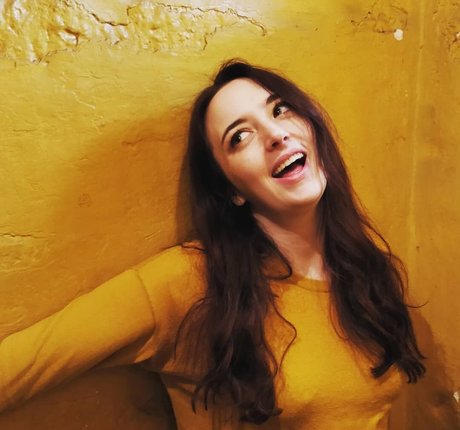 Fern Brady star art pictures