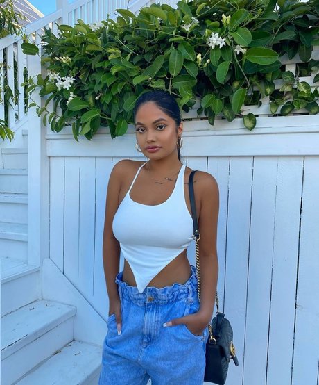 Ari Kumar sex model pic