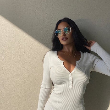 Ari Kumar hot pornstar archive