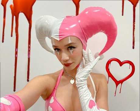 Paige Searcy model adult pic