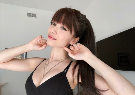 Paige Searcy exclusive actress galleries