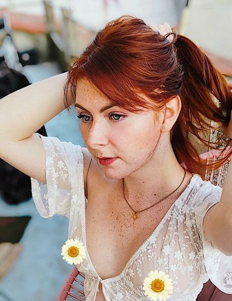 Elena Rose Burri hd star photo