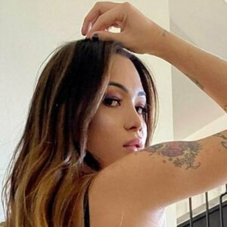 Ariany Silva model hot photos