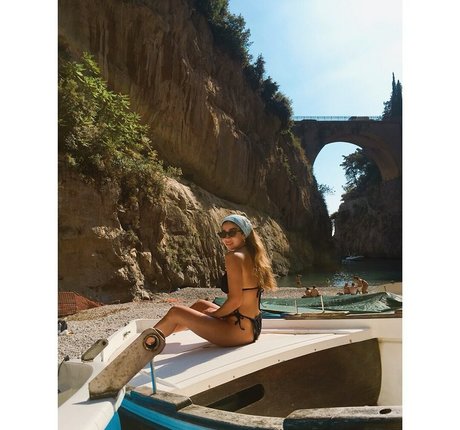 unknown onlyfans hot naked picture