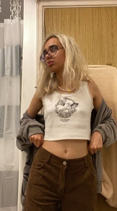 angelsmoonbeam model hot photos