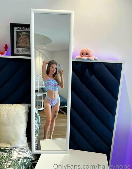 Hailey Hope art model galleries