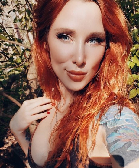 jezebelluxure star nude pictures