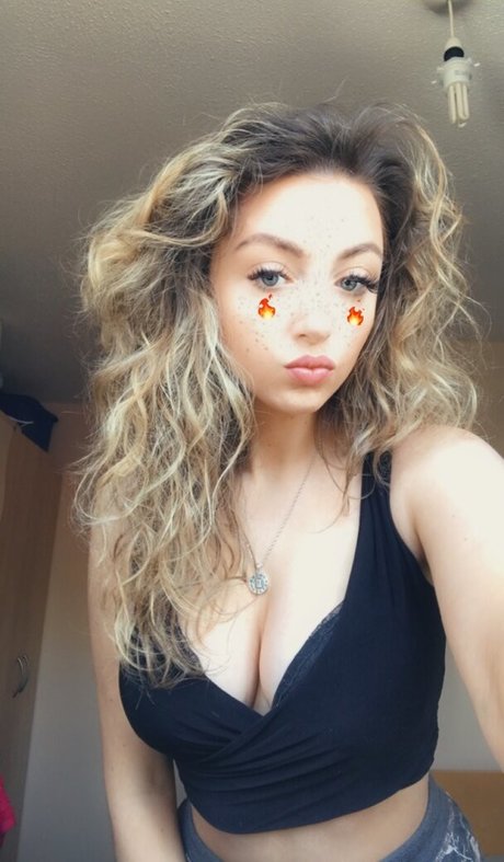 Molly os1 star hd images