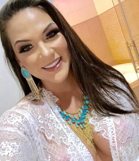 Elen Specht model naked photo