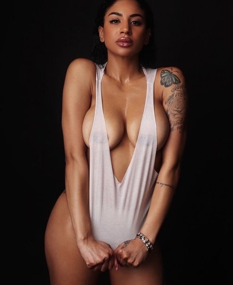 xxlunaxx luxz model beautiful img