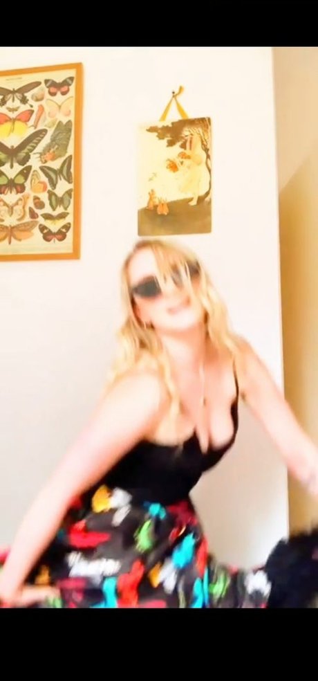 Evanna Lynch star nude picture