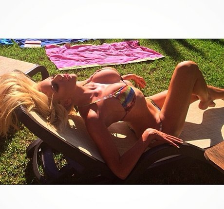 nicolettesheaxxx high quality model pictures