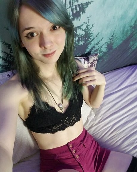 Erynmelts nice model pic