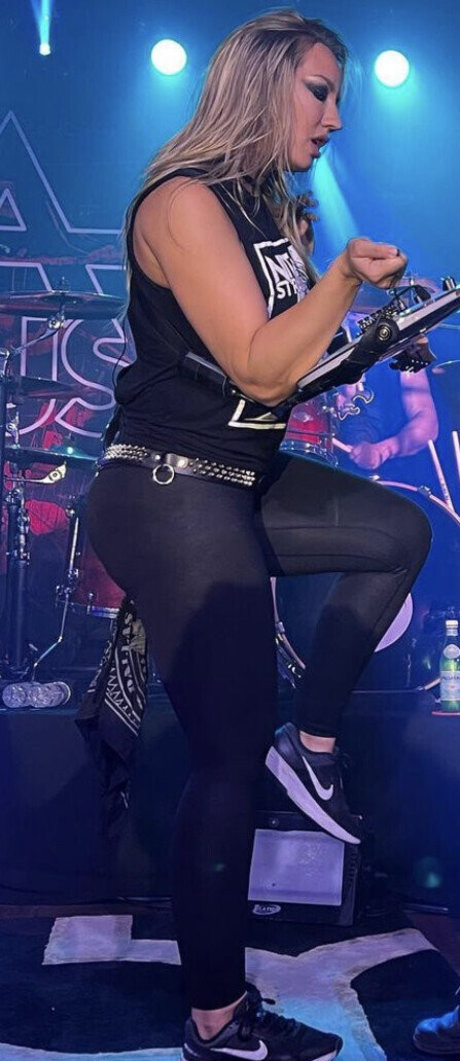 WomenMetal pornstar high quality gallery