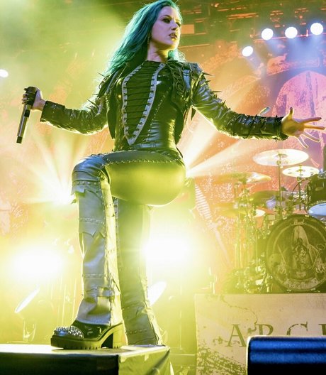 WomenMetal Profile pic