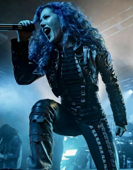 WomenMetal best actress photos