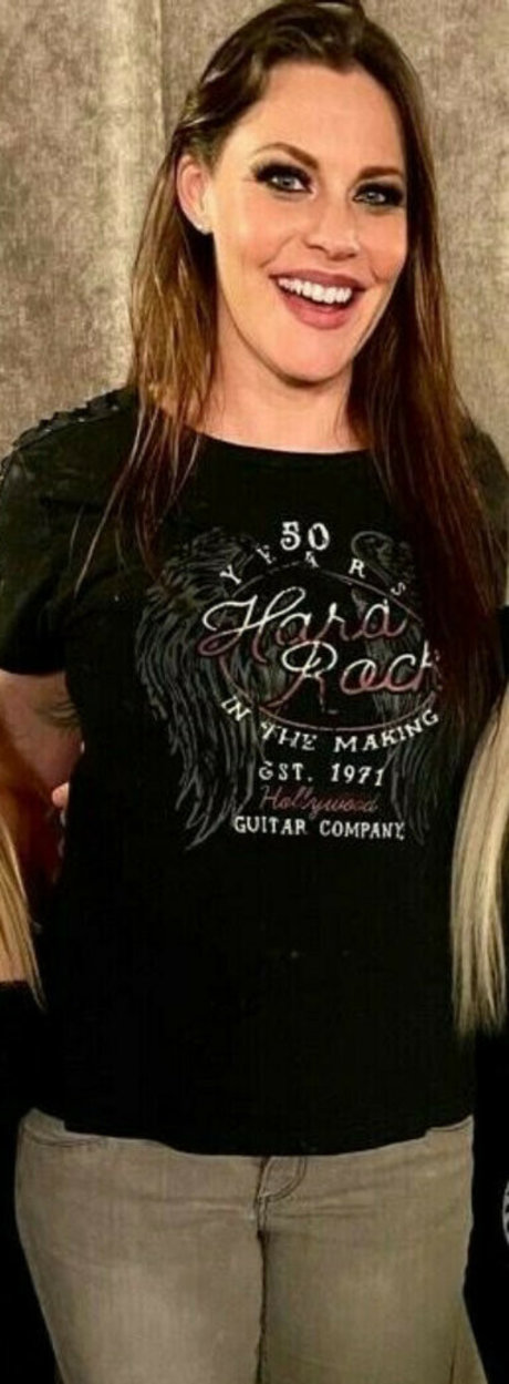 WomenMetal nudes actress gallery