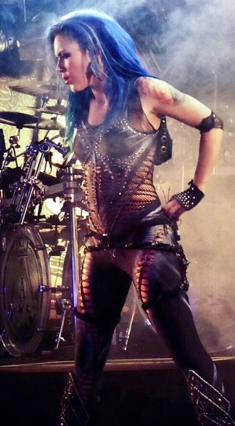 WomenMetal top actress pic