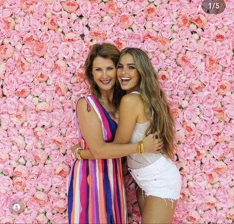 Sheri Nicole model sexy image