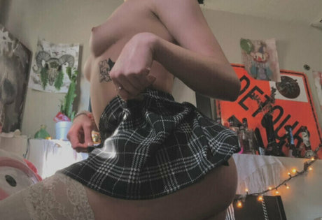 Dying bunny star erotic pic