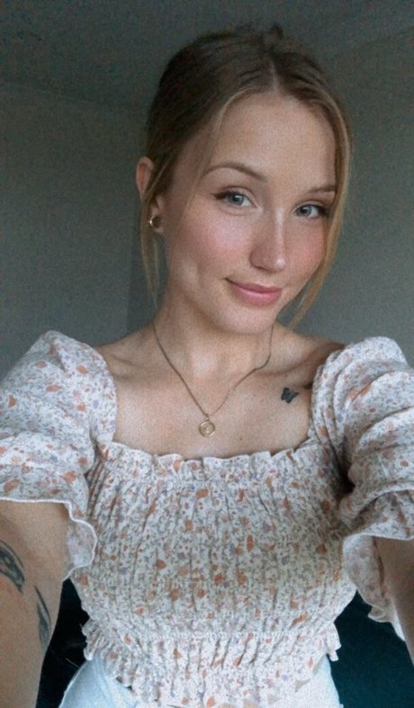 QAEKZ star beautiful picture