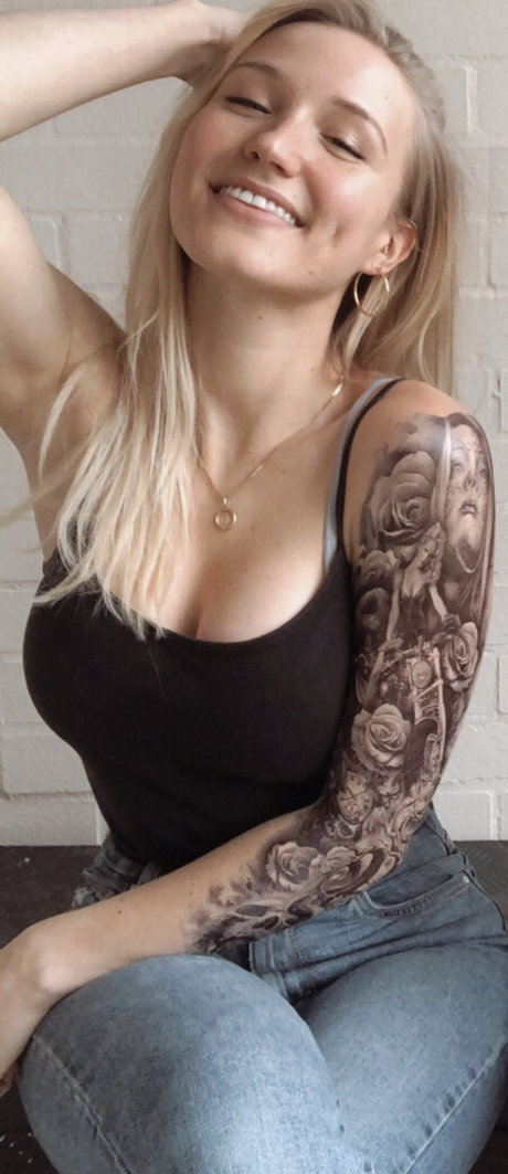 QAEKZ pretty star galleries