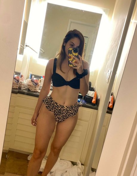 Sloane Skipper Wolf model best gallery