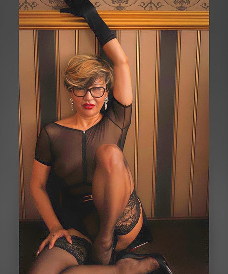 Iulywoo pornstar images